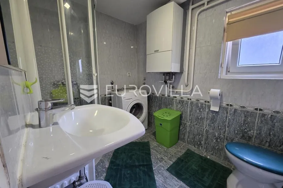 dugo selo, centar, lijepa kuća s dva stana, 200 m² - slika 14