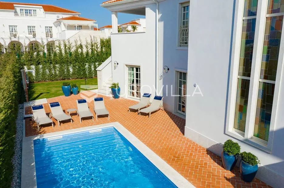 vabriga, raskošna vila od 302 m2 sa prekrasnim vrtom - slika 6