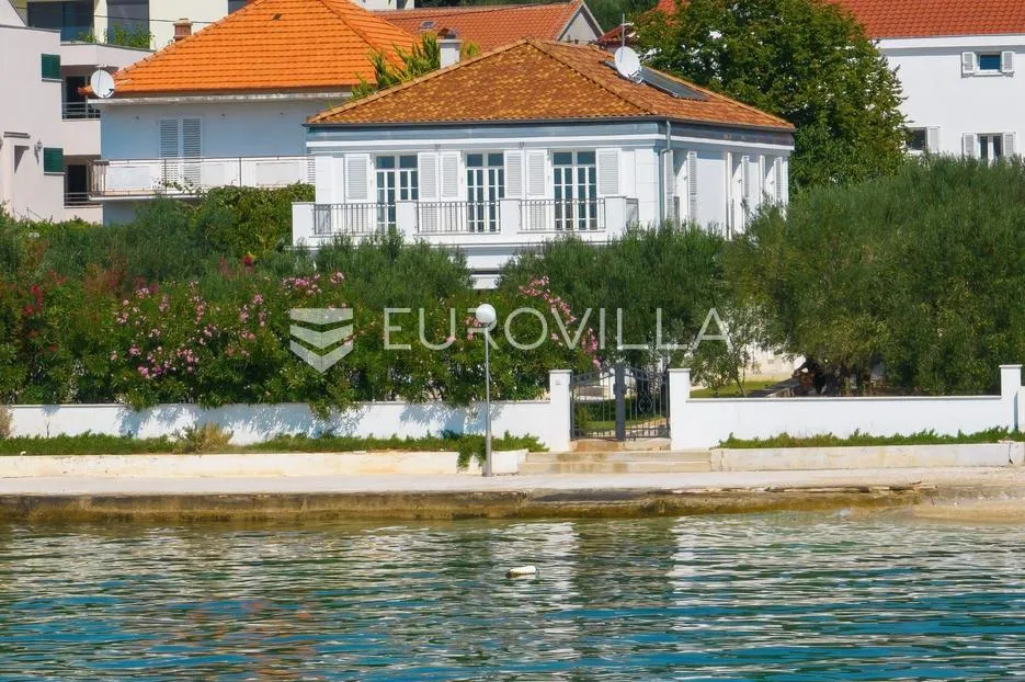 zadar, diklo, moderna i elegantna vila prvi red uz more - slika 2