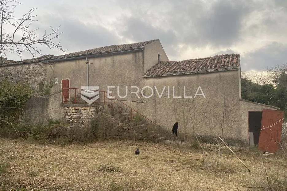 vodnjan, velika stancija na osami od 6390 m2 - slika 2