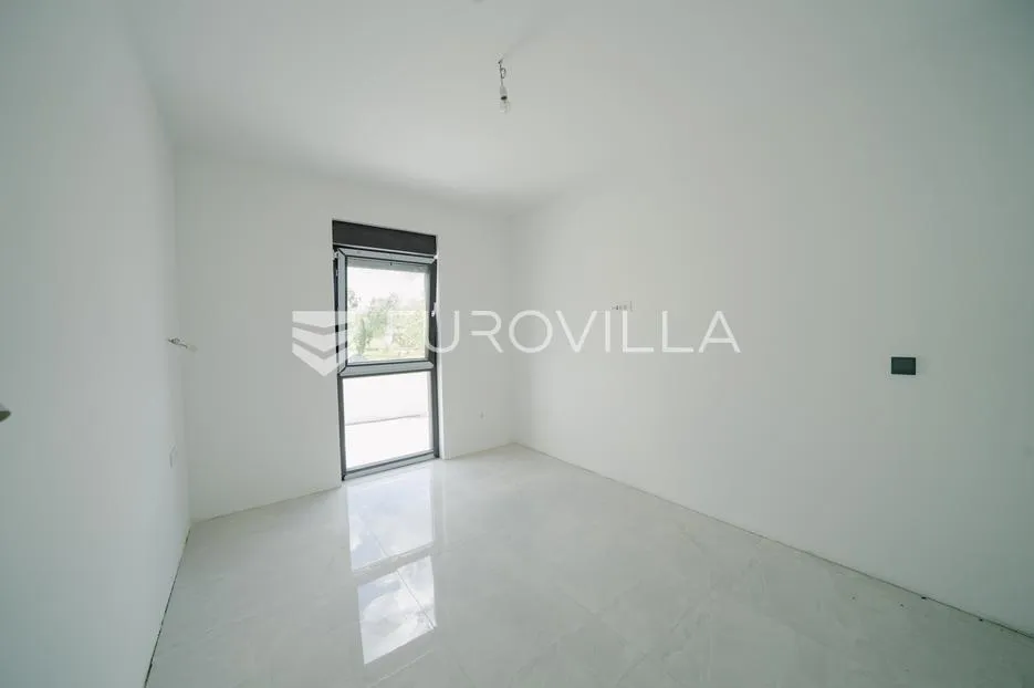 zadar, crno, moderan trosoban stan s bazenom, 95 m² - slika 18
