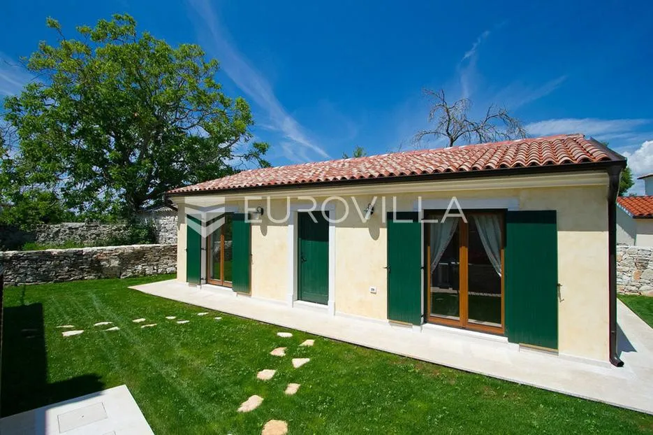 istra, poreč - elegantna kamena vila s bazenom, iznimno kvalitete gradnje - slika 9