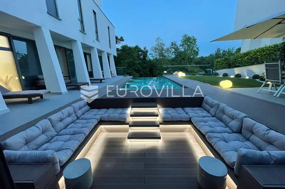 zagreb, jelenovac luksuzan četverosobni stan 180 m² sa vrtom 150 m² - slika 23