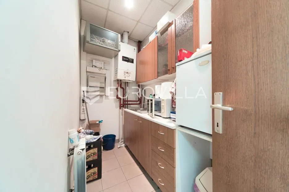 osijek, retfala, poslovna zgrada površine 359 m² - slika 9