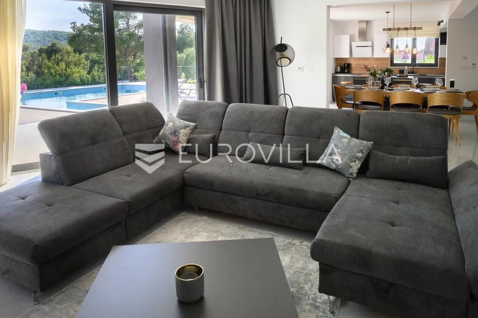 šibenik, prekrasna villa s bazenom i košarkaškim igralištem - slika 33