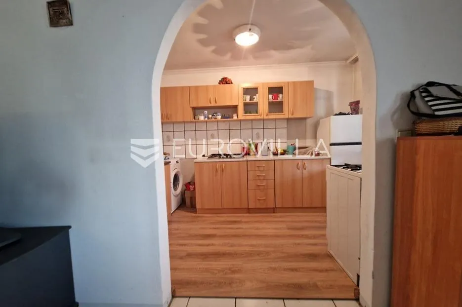 vir, samostojeća kuća, 130 m od plaže s dva odvojena apartmana - slika 12