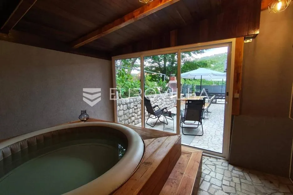 kraljevica, križišće, samostojeća kuća od 170 m² s bazenom - slika 2
