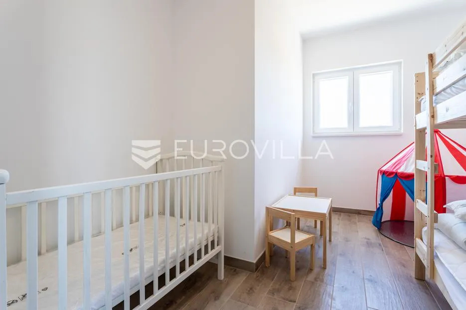 kaštela, novoizgrađena vila na mirnoj lokaciji - slika 24
