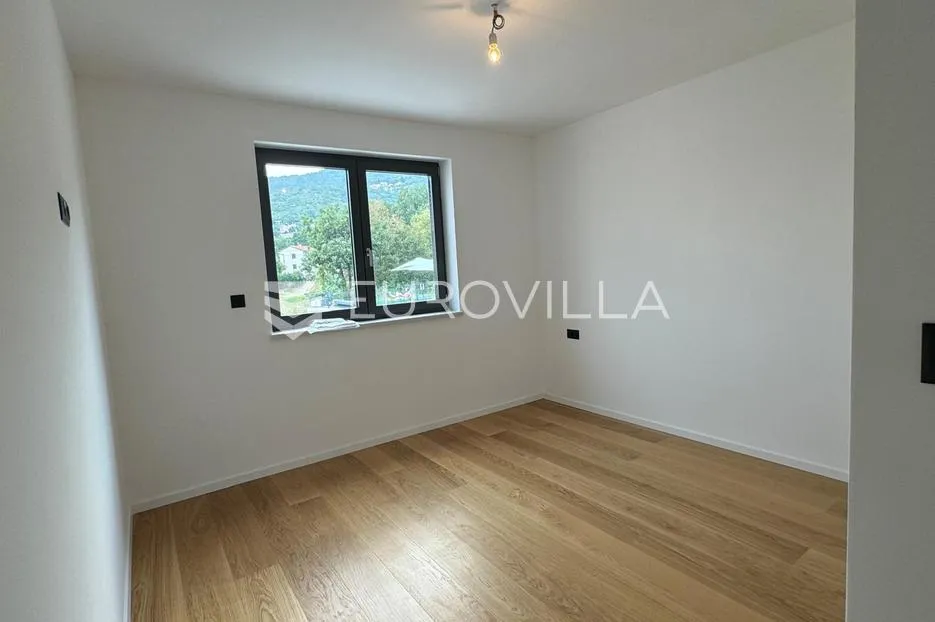 opatija, pobri, dvoetažni stan s vrtom i pogledom na more, ukupne površine 162,29 m² - slika 13