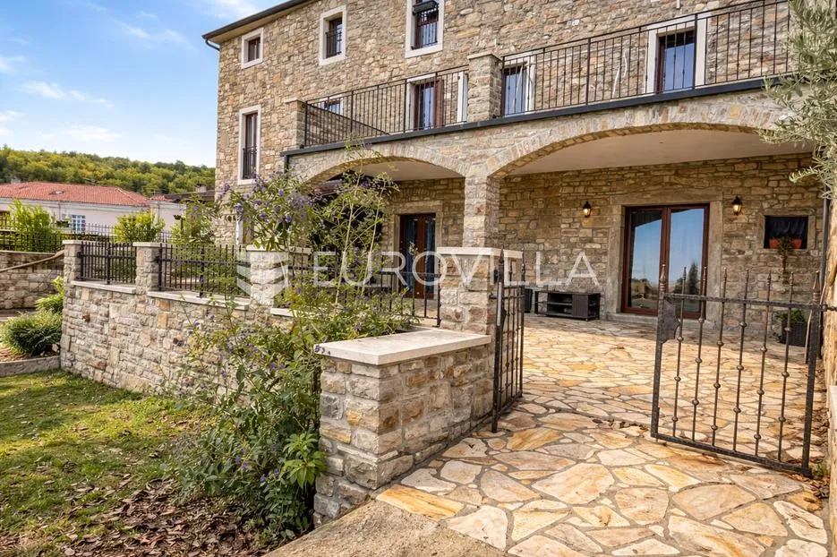 Istra, Buje, Kuća u nizu, 187 m² - Krasica, Buje