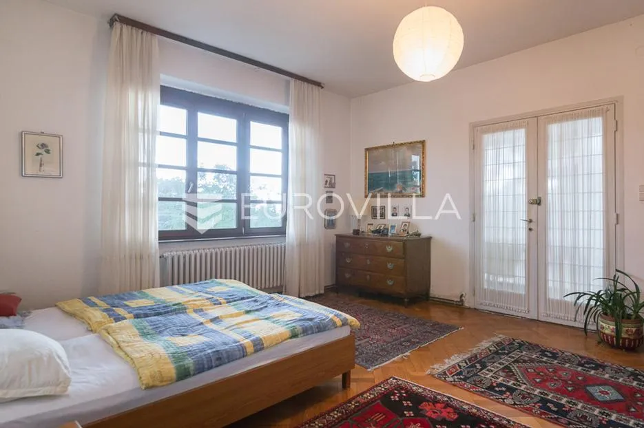 zagreb, tuškanac, prekrasan šesterosoban stan na 1. katu s terasom 70 m2 - slika 9