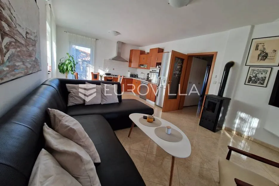 istra, pula - veli vrh, dvije samostojeće prizemnice sa bazenom nkp 50 m2 i 90 m2 - slika 50