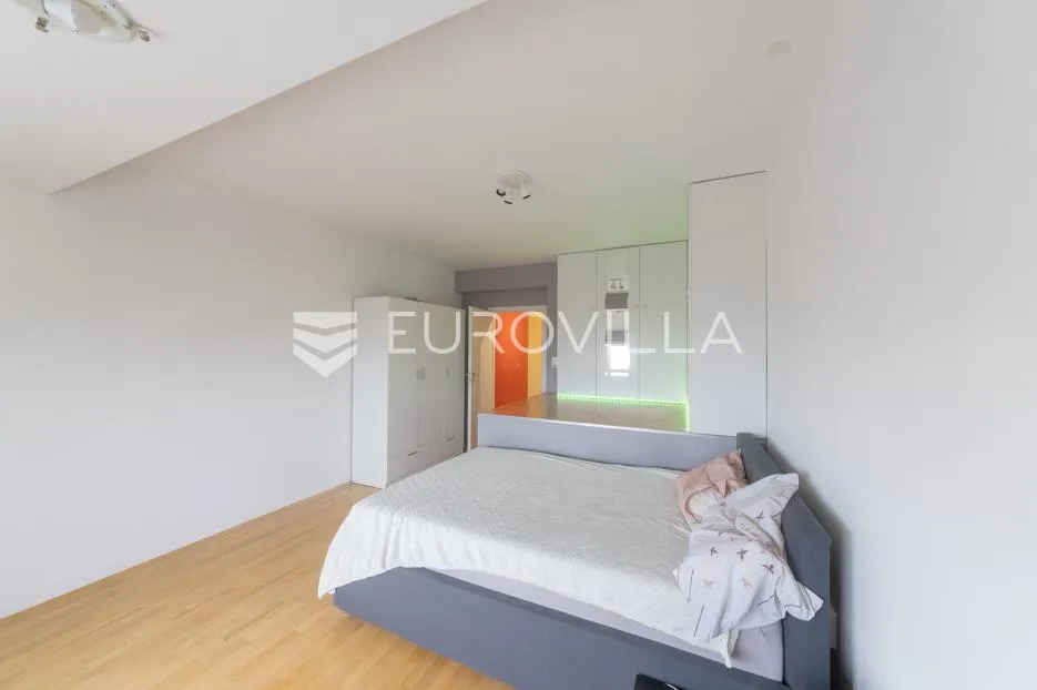 osijek, novi grad, 4 sobe penthouse 166 m² s garažom i liftom (moguće poslovni) - slika 23