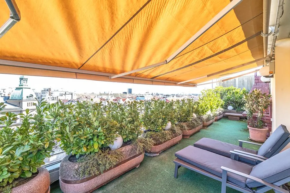 zagreb, cvjetni trg, luksuzan dvosoban penthouse 90 m² s terasom 50 m² - slika 13