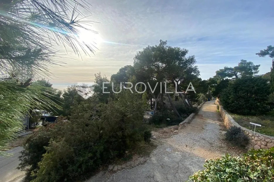 hvar, sv. nedjelja, atraktivno građevno zemljište površine 455 m2, udaljeno 75 m od mora. - slika 2