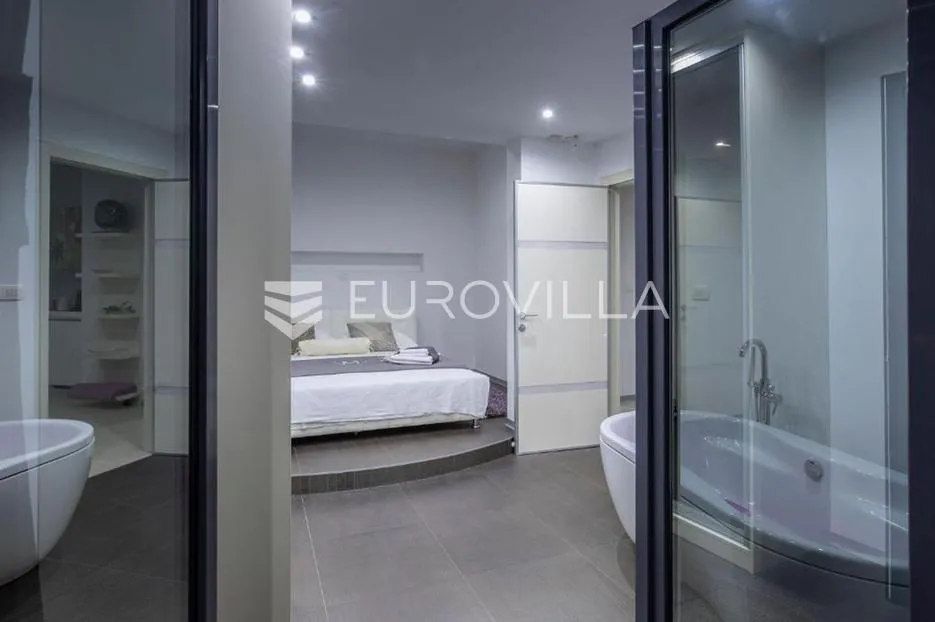 rogoznica, kuća s bazenom i pogledom na more, 352 m² - slika 13