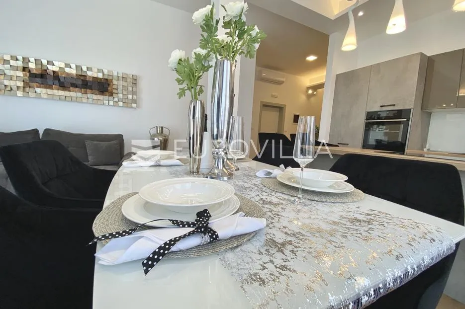 istra, pula, luksuzan, moderno opremljen trosoban stan 85 m² - slika 19
