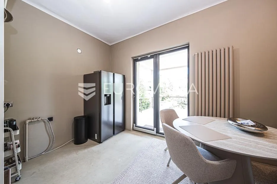 zagreb, maksimir, stambeno, poslovna zgrada 602 m², pomoćni objekt 43 m² - slika 3