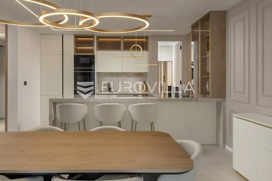 opatija, luksuzan četverosoban stan s pogledom na more 142.87 m² - slika 4