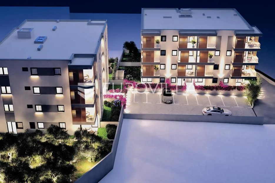 split, visoka, novogradnja s vrtom - slika 6