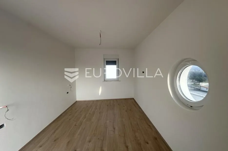 istra, ližnjan, dvojna kuća 150 m² s pogledom more, bazenom i uređenom okućnicom - slika 17