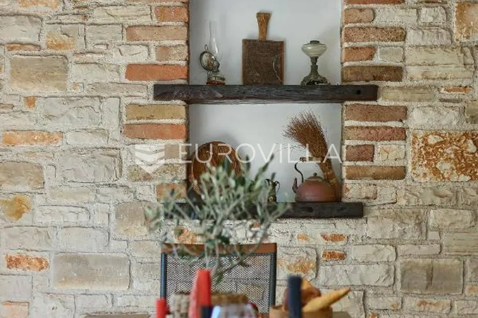 istra, tinjan, elegantna kamena vila s bazenom, iznimne kvalitete gradnje - slika 34