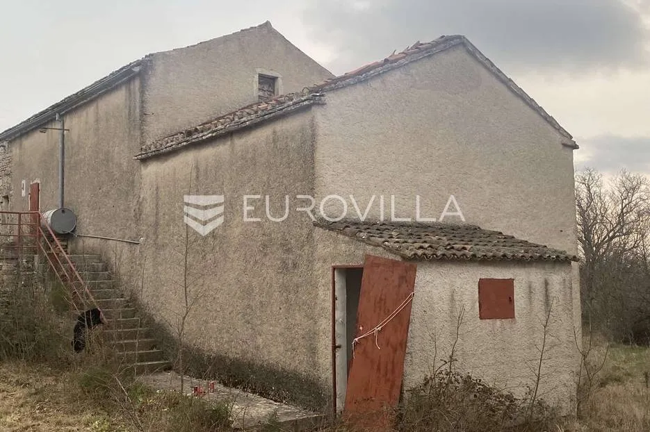 vodnjan, velika stancija na osami od 6390 m2 - slika 3