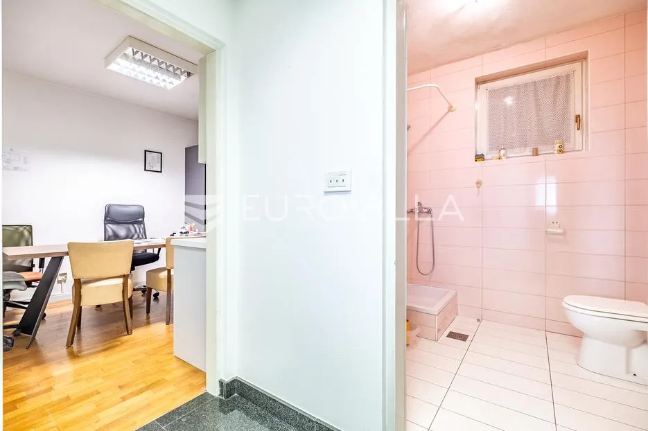 velika gorica, uredsko skladišno proizvodna hala 1600 m² na parceli 3580 m² - slika 10