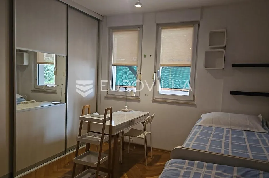 split, pazdigrad, dugoročan najam trosoban stan s terasom i dvije garaže - slika 18