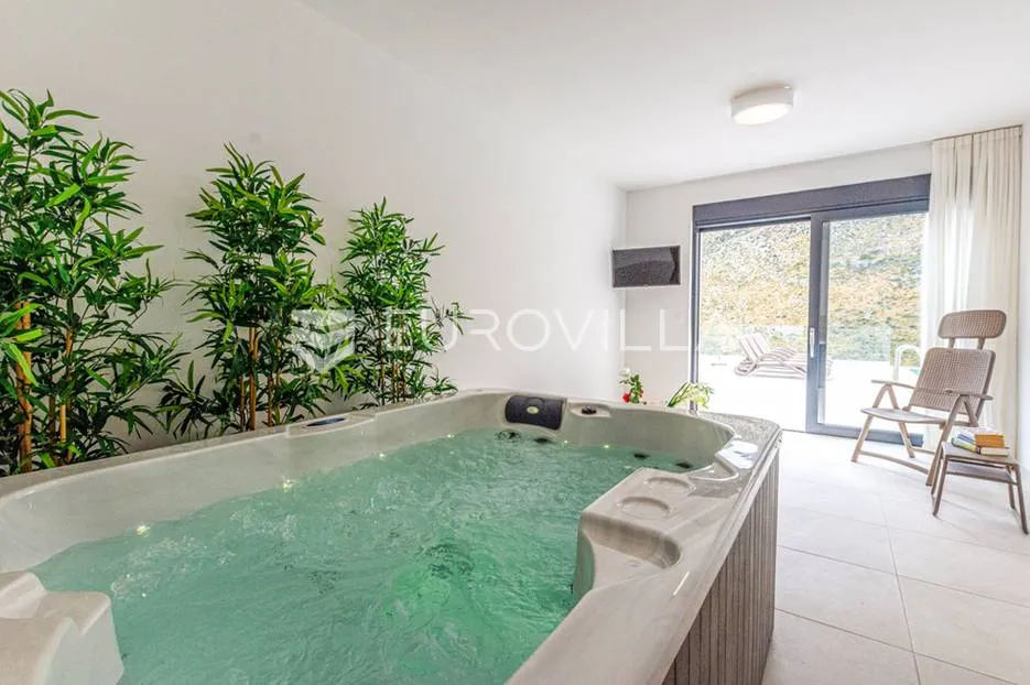 split, žrnovnica, moderna vila s bazenom i panoramskim pogledom smještena na zemljištu od 3740 m² - slika 21