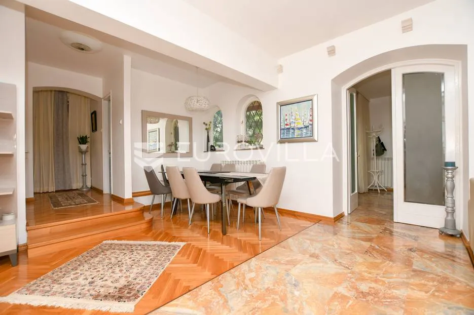 istra, umag, prekrasna kuća s bazenom prvi red do mora 430 m² - slika 44