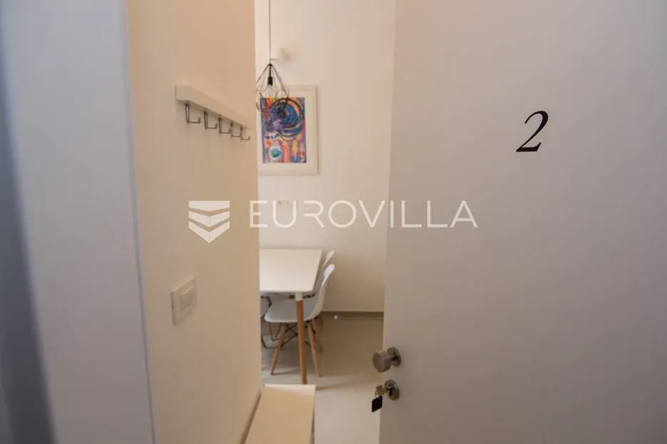centar stan 205m2 podijeljen na 5 apartmana i sobu - slika 18