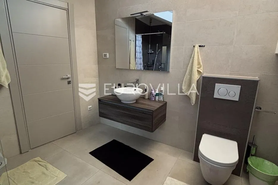 medulin, pješčana uvala, ekskluzivan penthouse prvi red do mora - slika 32