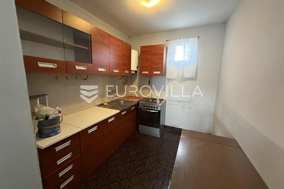 mandićevac, prostrana kuća 90 m² na zemljištu od 1608 m² - slika 17