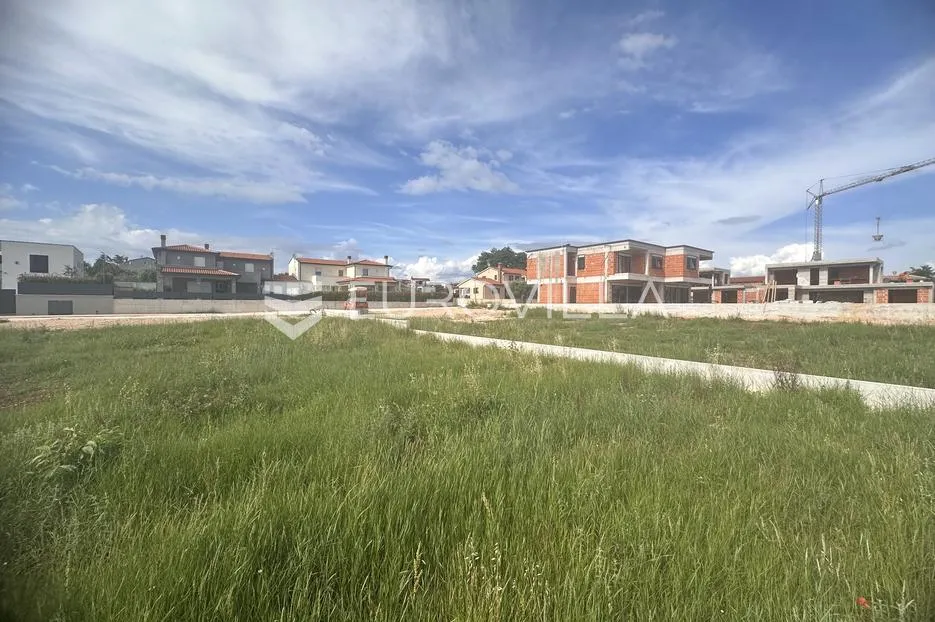 istra, kaštelir, građevinsko zemljište 808m2 s projektom i pravomoćnom građevinskom dozvolom - slika 9
