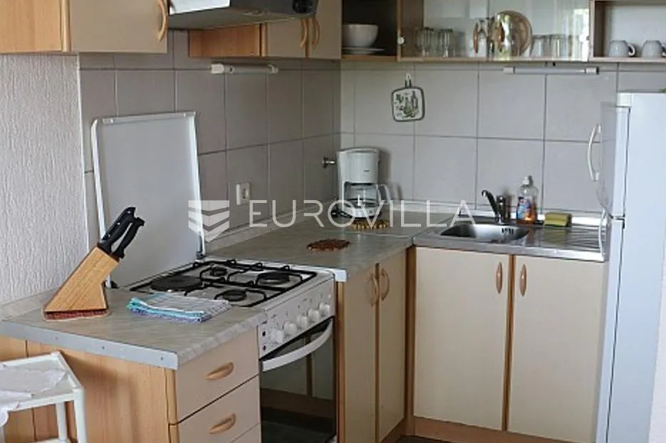 krk, omišalj, kuća sa pet apartmana, 200 m od mora - slika 14