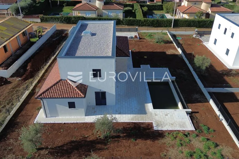 istra, poreč, mediteranska vila s bazenom i velikim vrtom - slika 4