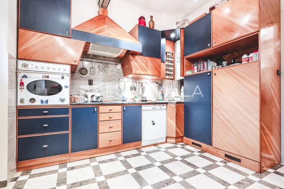 zagreb, srebrnjak, dva lijepo uređena stana, 164 m² - slika 13
