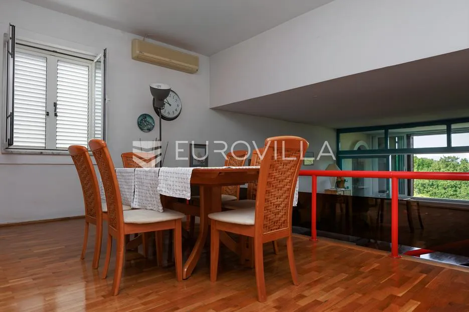 otok krk, njivice, unikatna kamena vila 1.red do mora brp 300 m2 - slika 8