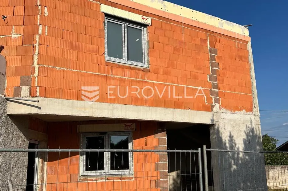 istra, šišan, kuća s bazeom u izgradnji 244 m² - slika 9