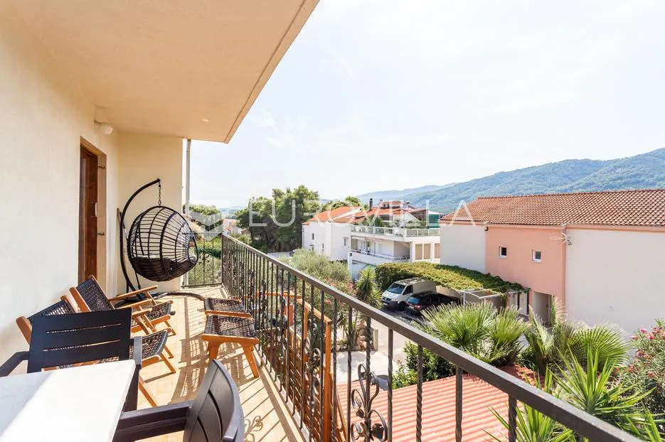 hvar, stari grad, prostrani četvorosoban stan s terasom - slika 13