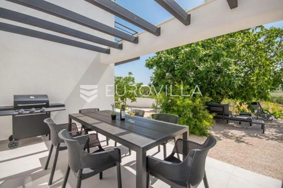zadar, crno, moderna vila na predivnoj privatnoj lokaciji - slika 9