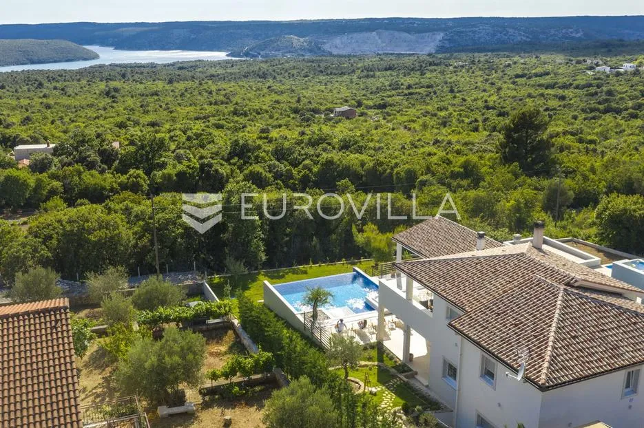 istra, labin, prekrasna vila s pogledom na more prepuna sadržaja - slika 3