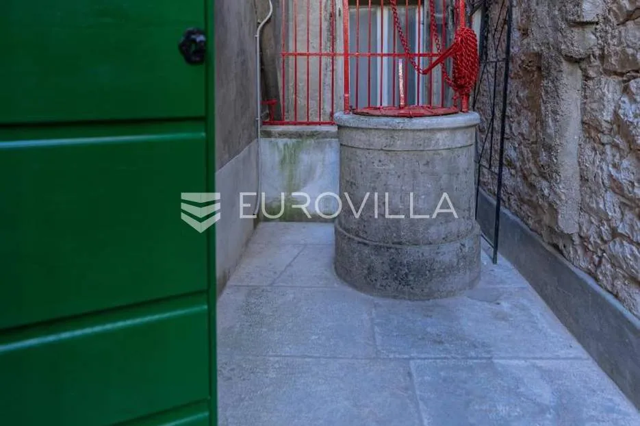 istra, rovinj, novo adaptiran prekrasan stan u centru rovinja nkp 88m2 - slika 9