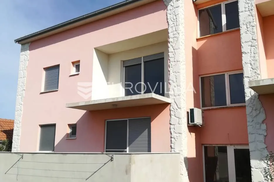 Šolta, Gornje Selo, dvosoban stan južne orijentacije u manjoj stambenoj zgradi - Gornje Selo, Šolta