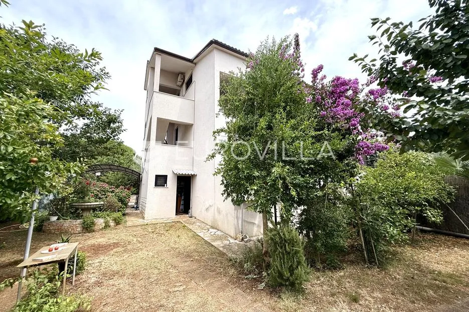 medulin, kuća sa tri apartmana i pogledom na more - slika 3