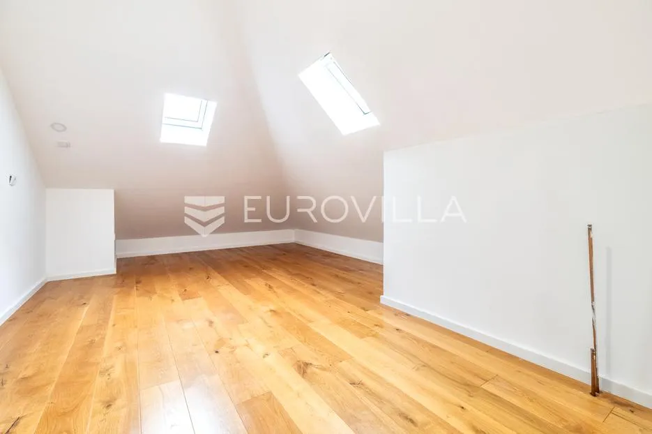 zagreb, odra, dvoetažni četverosobni stan 190 m2 - slika 5