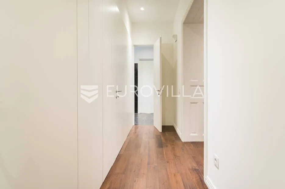 zagreb, tomislavov trg, luksuzno uređen peterosoban stan 181 m² - slika 9