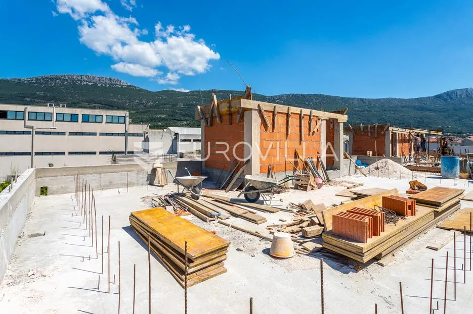 kaštel lukšić, trosoban penthouse s krovnom terasom i dva parkirna mjesta - slika 45