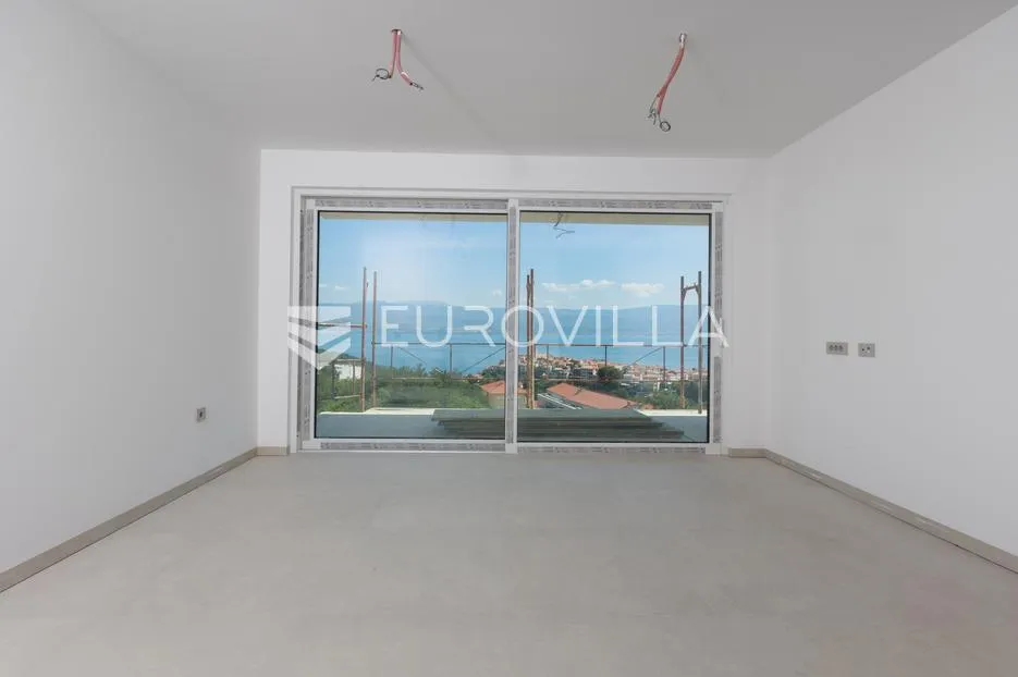 otok krk, vrbnik, moderan stan s pogledom na more, dodatnim studio prostorom i okućnicom - slika 3
